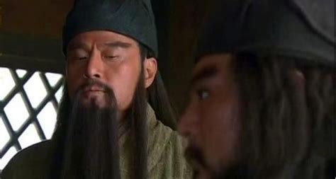 冷血君王刘备，从庞统及关羽张飞之死时的反应，令诸多武将寒心
