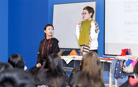 艺考生抵达北京开始定向培训_模特艺考_哈尔滨新面孔模特学校_新面孔艺术教育