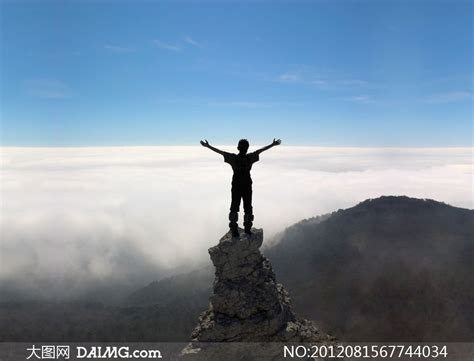 登山的人高清图片下载-正版图片500415747-摄图网
