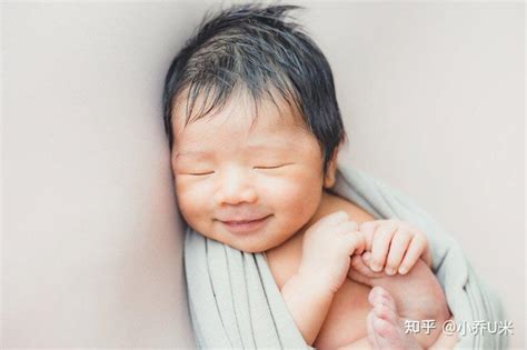 新生儿第一周：欢迎来到这个世界！刚出生的婴儿要准备什么？1周大的婴儿新生儿照顾分享 - 知乎