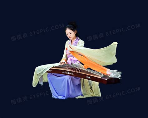弹古筝的甜美女生头像