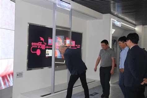 起立科技与LG Display携手探讨OLED透明屏技术应用， 未来合作共推进OLED技术在各领域发展