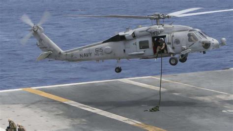 自主驾驶UH-60“黑鹰”直升机已完成首次无人自主飞行