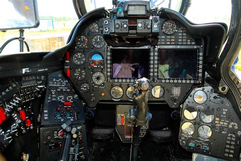 直-11“鵟”式武装直升机测试验证新式弹药画面曝光