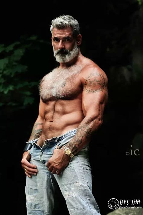 六十岁肌肉男模Anthony Varrecchia秀完美身材 年龄算个屁！ AnthonyVarrecchia 老年肌肉男 美国 健身迷网