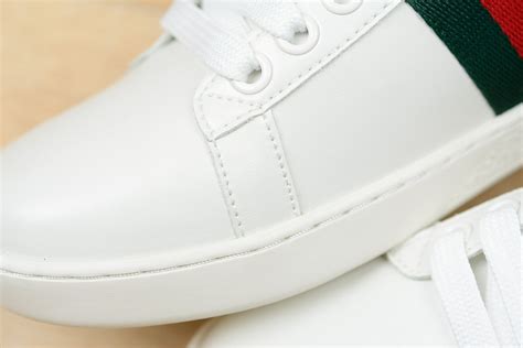 弗古奇男鞋 小蜜蜂新款小白鞋轻奢男板鞋高版本休闲鞋欧洲站酷奇-阿里巴巴