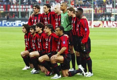 ac米兰队史今天：1998年意大利杯米兰德比5-0国米，一只脚踏入4强|冈茨|萨维切维奇|AC米兰_新浪新闻