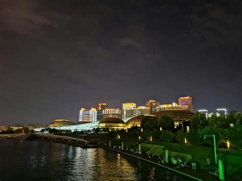 2022千禧广场游玩攻略,...湖畔，夜晚在璀璨夺目的灯...【去哪儿攻略】