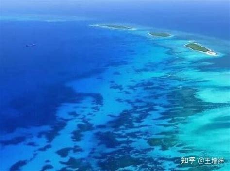 菲律宾总统阿基诺三世6月5日声称，“中国扩大在南海的活动范围，在南薰礁和华阳礁海域发现一些中国船只可能在进行填海辟地工程”。