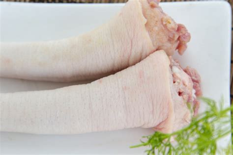 猪尾的热量(卡路里cal),猪尾的功效与作用,猪尾的食用方法,猪尾的营养价值