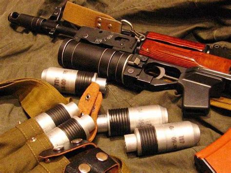 狙击枪和榴弹发射器的绝佳组合：解放军LG5单兵榴弹发射器_凤凰军事