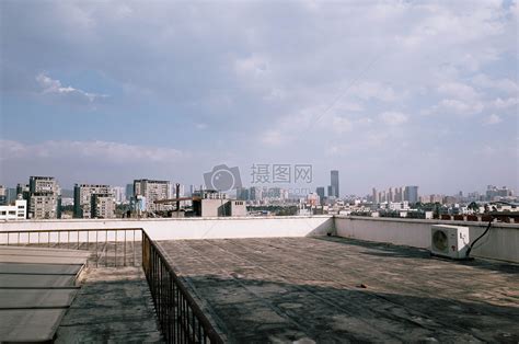 上海这间带露台的150m²顶楼复式，看十遍都不会腻！ - 知乎