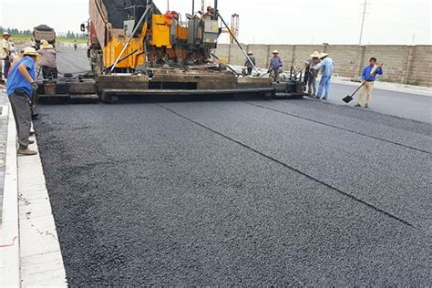 大浪新建透水沥青混凝土路面一吨起送 超薄柏油马路一平方造价-阿里巴巴