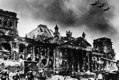 1945年苏军攻占纳粹德国国会大厦 - 图说历史|国外 - 华声论坛
