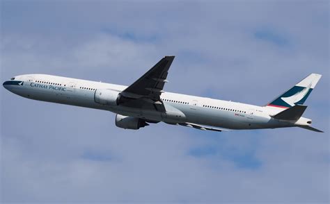 国泰航空从新西兰飞香港客机起飞后撞上一群鸟 返回降落 - 航空安全 - 航空圈——航空信息、大数据平台