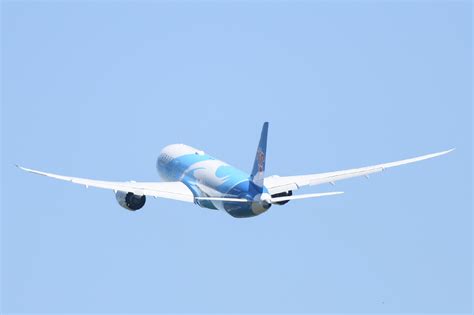 南航接收首架ARJ21飞机 - 民航 - 人民交通网