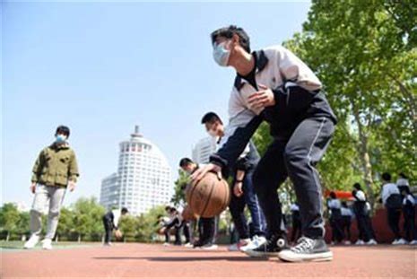 台上一分钟，台下十年功，在烈日爆晒下苏炳添刻苦训练_腾讯视频