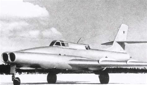 苏联伊尔-2攻击机和德国斯图卡俯冲轰炸机，那个更优秀？|攻击|斯图卡|俯冲轰炸机_新浪新闻
