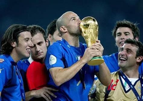 2006年意大利队夺得世界杯冠军,点杀法国队成奇迹 - 凯德体育