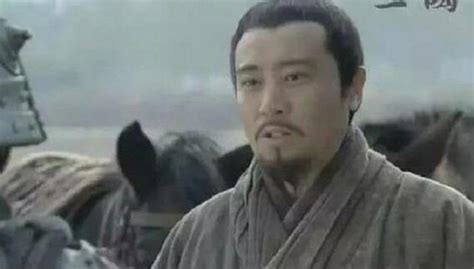 三国演义中刘备摔阿斗的时候是真的摔还是故意做给身边人看的？