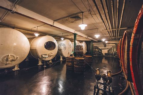 啤酒制造厂的一个车间高清图片下载-正版图片600326592-摄图网