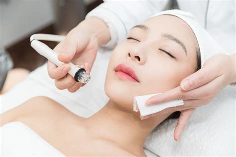 美容院皮肤管理海报 - PSD素材网