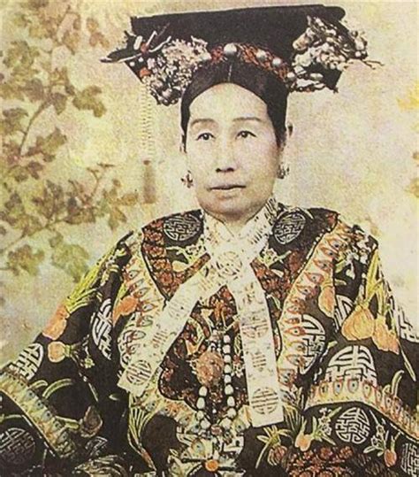 清宫首位汉族妃子，没得到过真正的宠爱，死后皇帝却辍朝三日哀悼|恪妃|顺治|妃子_新浪新闻
