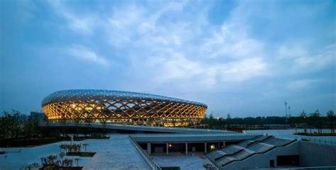 奥体中心主体育场钢结构罩棚合龙 明年3月前竣工-新闻中心-温州网