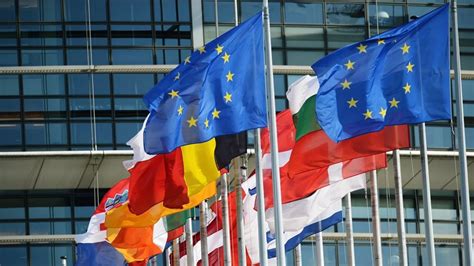欧盟再度延长对俄经济制裁，俄罗斯表示不满，并做出反制措施_凤凰网视频_凤凰网