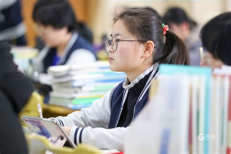 广东16岁女孩，口出狂言：“懒得考清华北大”，后来考了多少分？(学生,倒计时) - AI牛丝