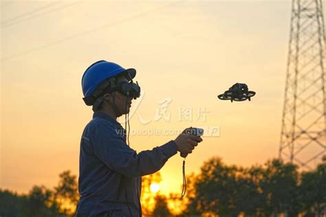 广西钦州：电力设施迁改 助力运河建设-人民图片网