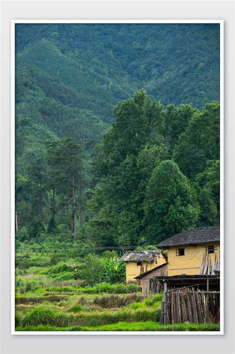 古村落农村深山泥房子中国风摄影图图片-包图网