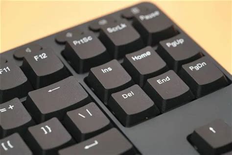 笔记本的小键盘数字键不能用（笔记本的数字小键盘重要吗） | 说明书网