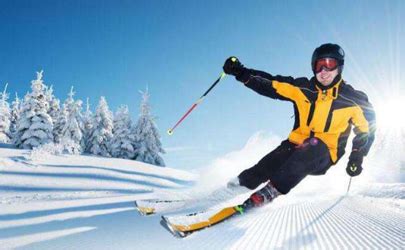滑雪时怎么穿？速干衣、抓绒衣、雪服选购指南
