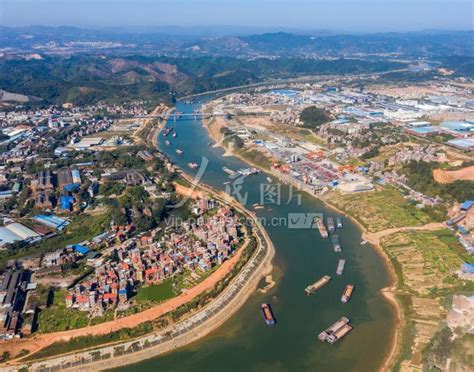 广西梧州：“黄金水道”百舸争流-人民图片网