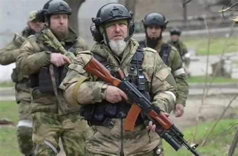 乌军方宣布在红利曼包围五千俄军并解放定居点，俄联军宣布大撤退__财经头条