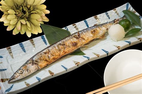 日式秋刀鱼高清图片下载-正版图片500061011-摄图网