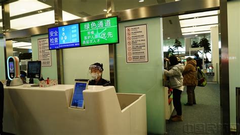 两岸直航开放10个航点 深圳机场时隔三年恢复首班飞台湾航班_手机新浪网