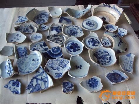 建窑瓷片、青花瓷片和龙纹盘残片都是碎瓷，可它们一块比一块珍贵