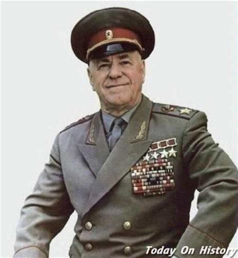 二战旧影：苏联元帅朱可夫在柏林_历史频道_凤凰网