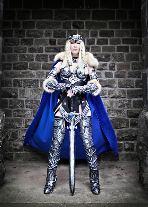 Thor 4: Love and Thunder King Valkyrie Cosplay Costume Hallowcos