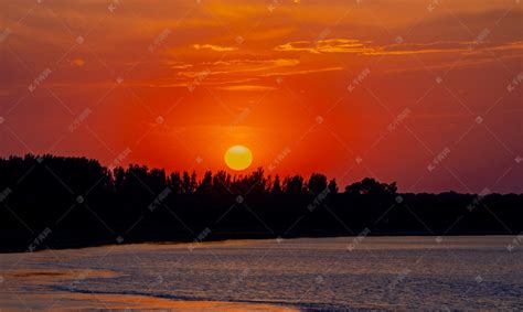 夕阳西下时的黄昏风景摄影高清jpg图片免费下载_编号1pehe6xlz_图精灵