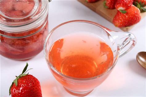 草莓酒家庭自酿方法 草莓酒的功效与作用 - 鲜淘网