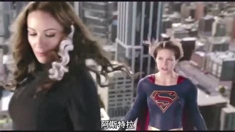 超级女战士跟女反派单挑，把反派当皮球，一拳打飞出去_腾讯视频