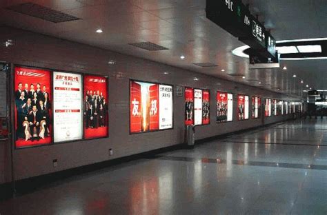 深圳广告灯箱制作一般有什么材料-欣玲广告
