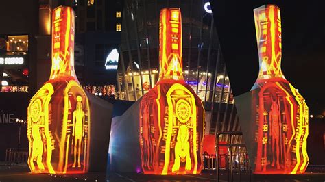2.2米高纤维红酒瓶雕塑定制logo树脂葡萄酒瓶玻璃钢酒桶饮料瓶-阿里巴巴