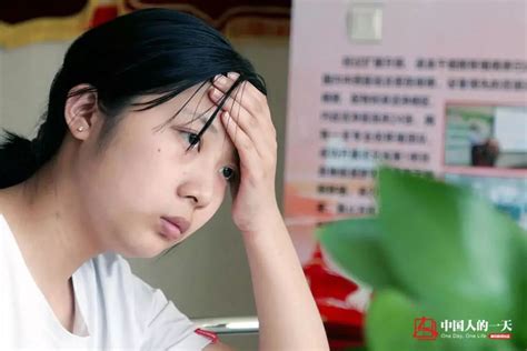 重庆15岁女孩坠楼身亡，母亲：学校耽误抢救！只赔2万，不出监控_腾讯视频