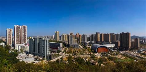 星力集团荔星中心 打造贵州首个高端名品购物中心