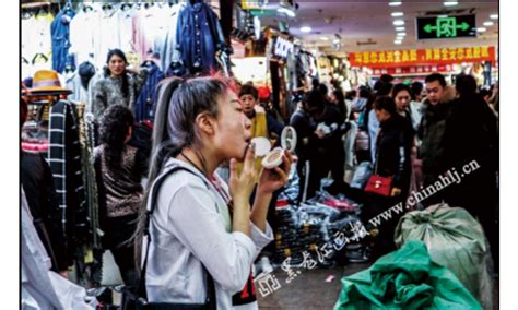北漂女孩独自打拼四年，朝阳区卖衣服卖出好口碑 _凤凰网