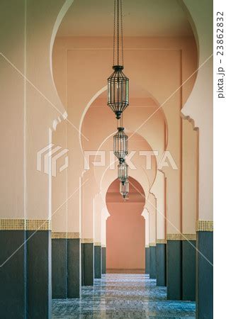 Beautiful Architecture and lantern light lampの写真素材 [23862832] - PIXTA